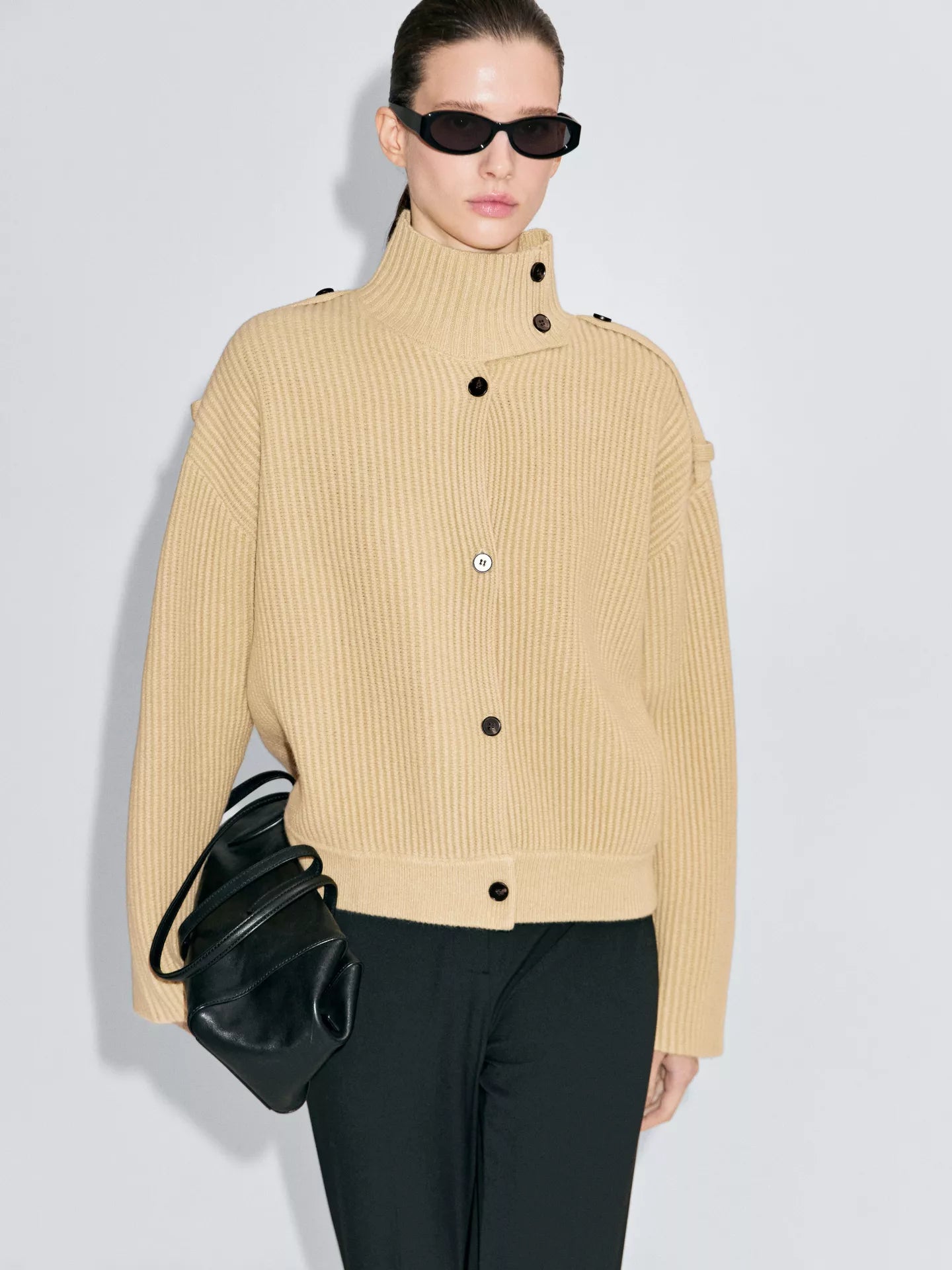 Arlette | 100% Wool Turtleneck Knit Cardigan