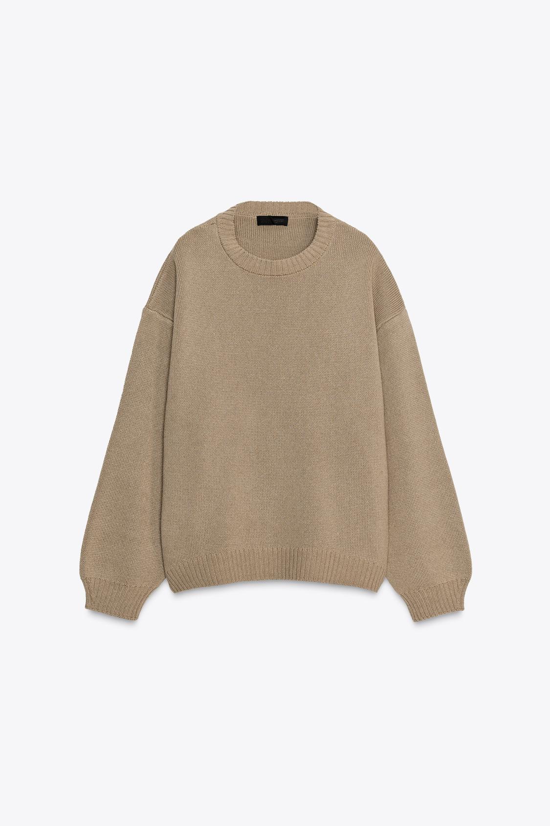 OVERSIZED KNIT SWEATER