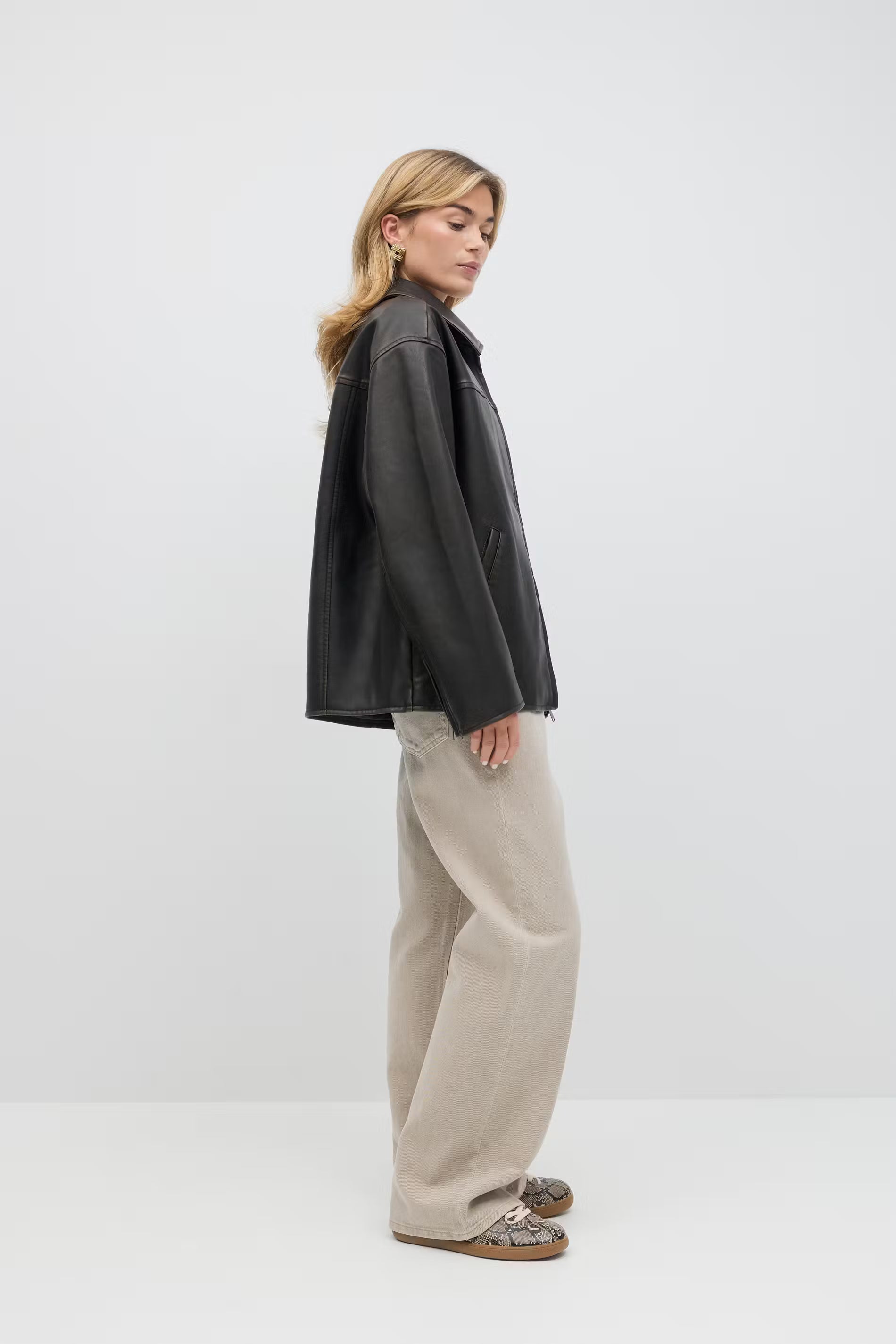 Olivine Perfect Wide Jeans