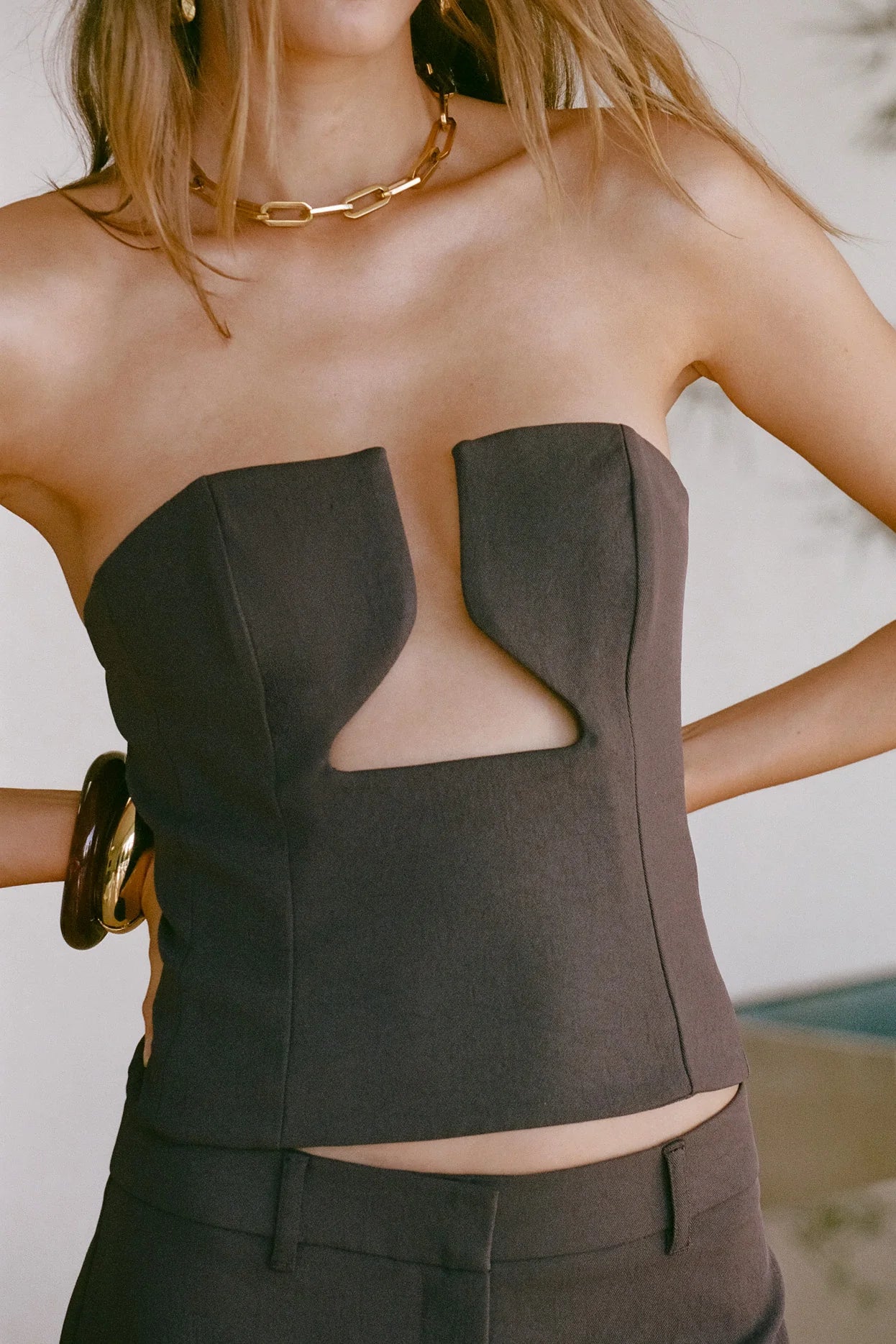 Celeste | Plunge Halter Sculpt Top