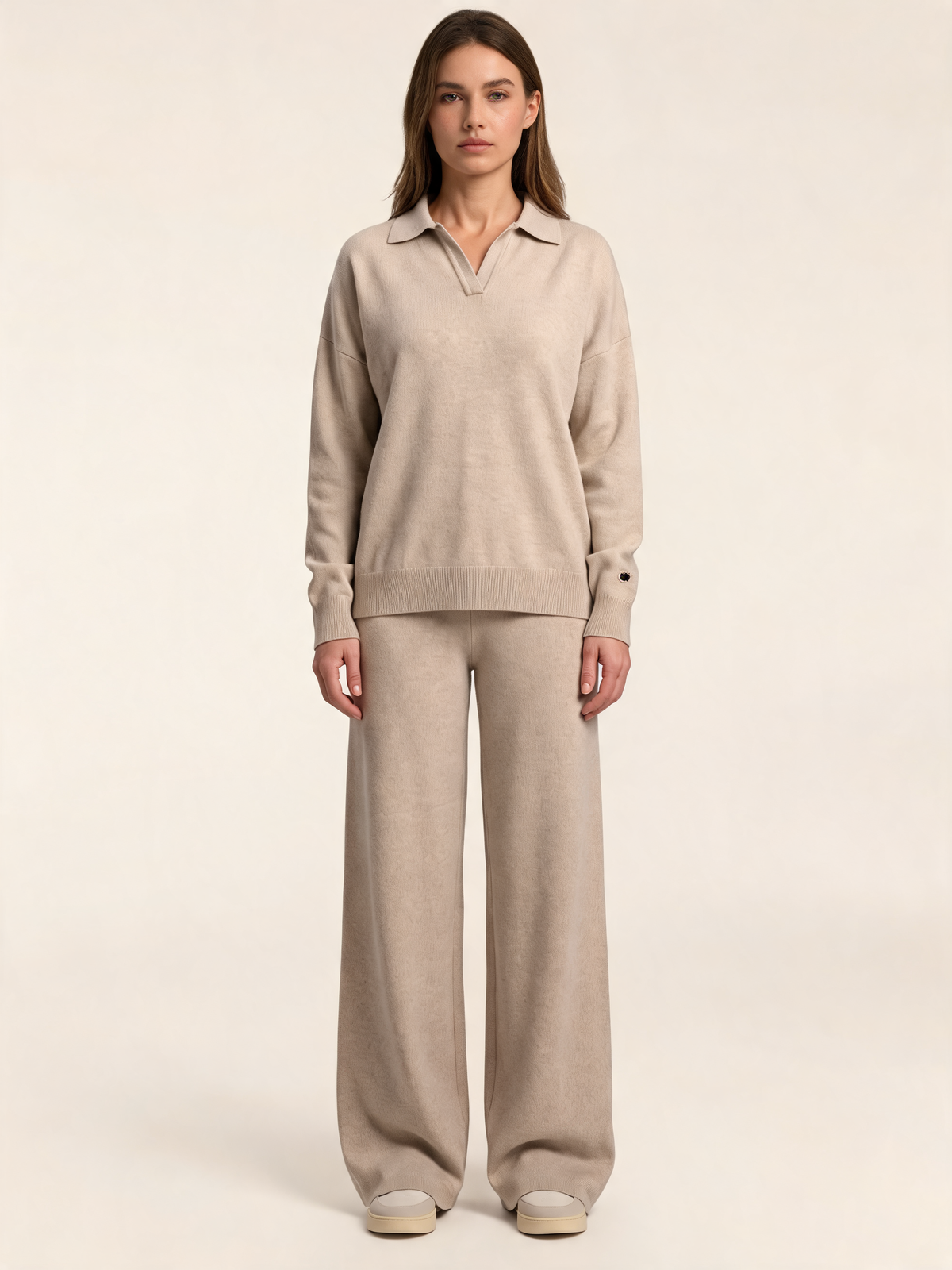 Beige knitted lounge set – front view