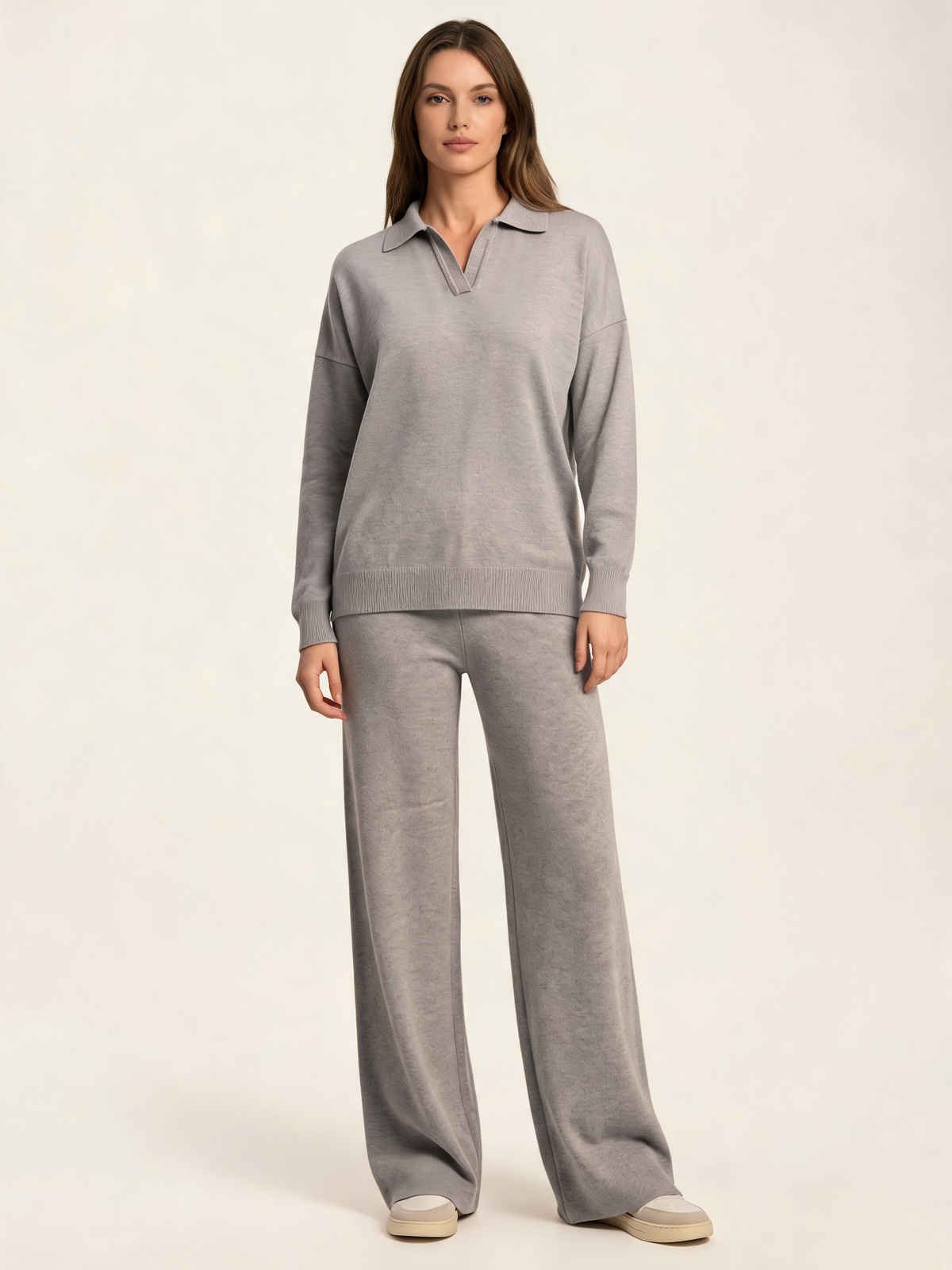 Grey knitted lounge set – front view