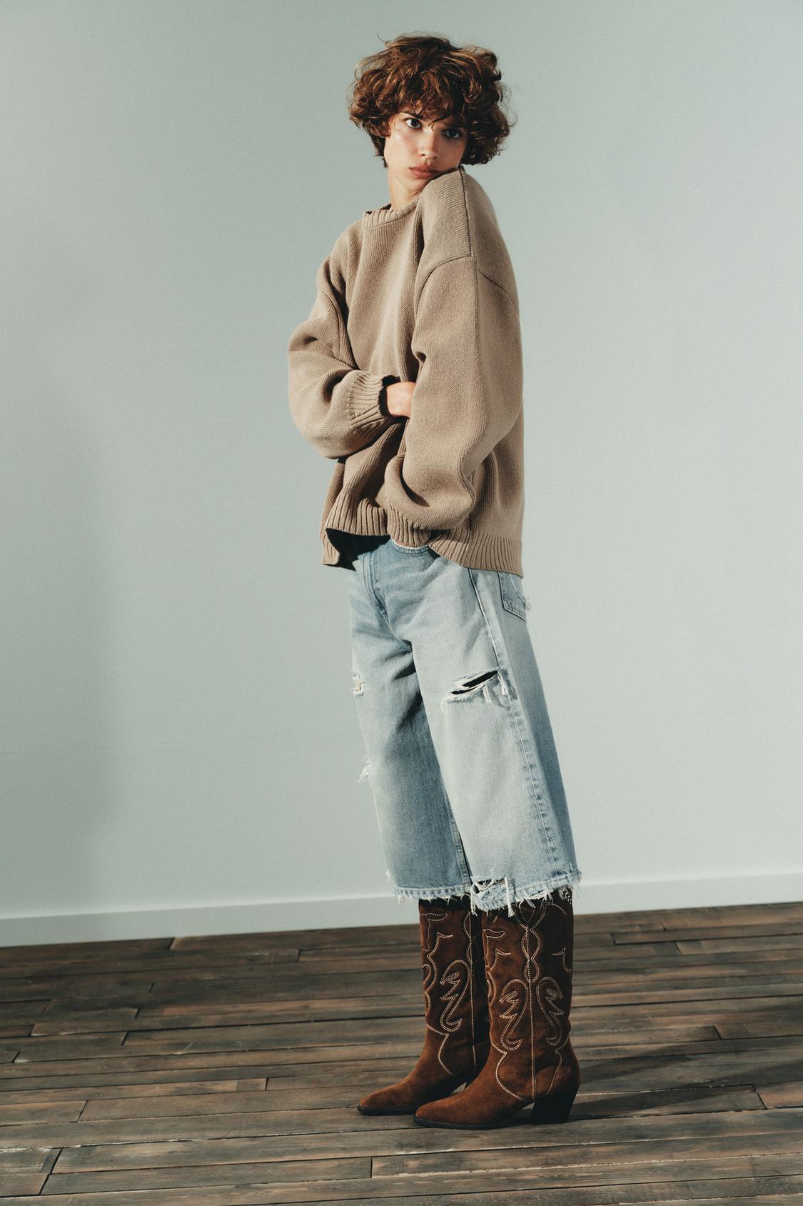 OVERSIZED KNIT SWEATER
