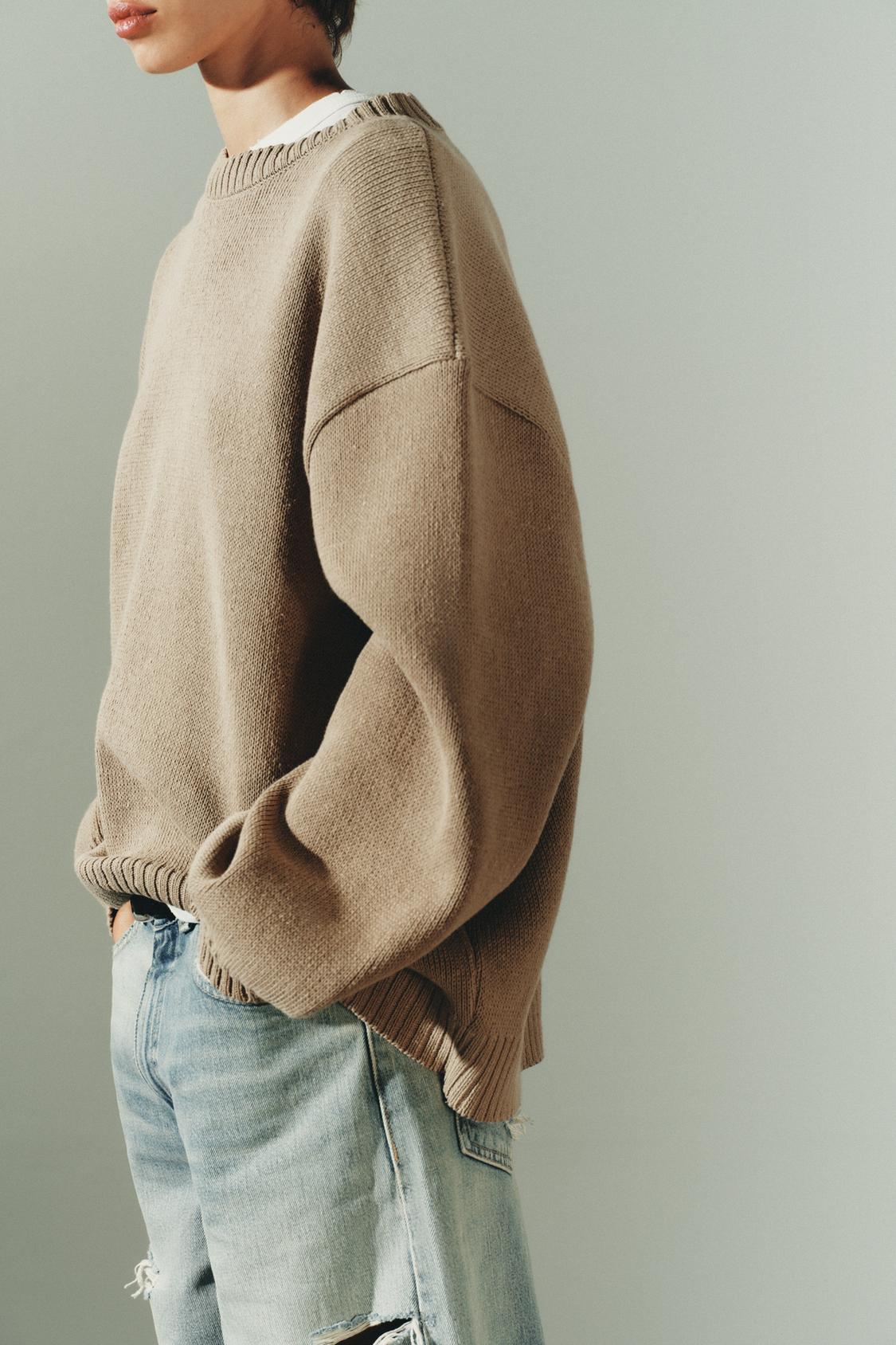 OVERSIZED KNIT SWEATER