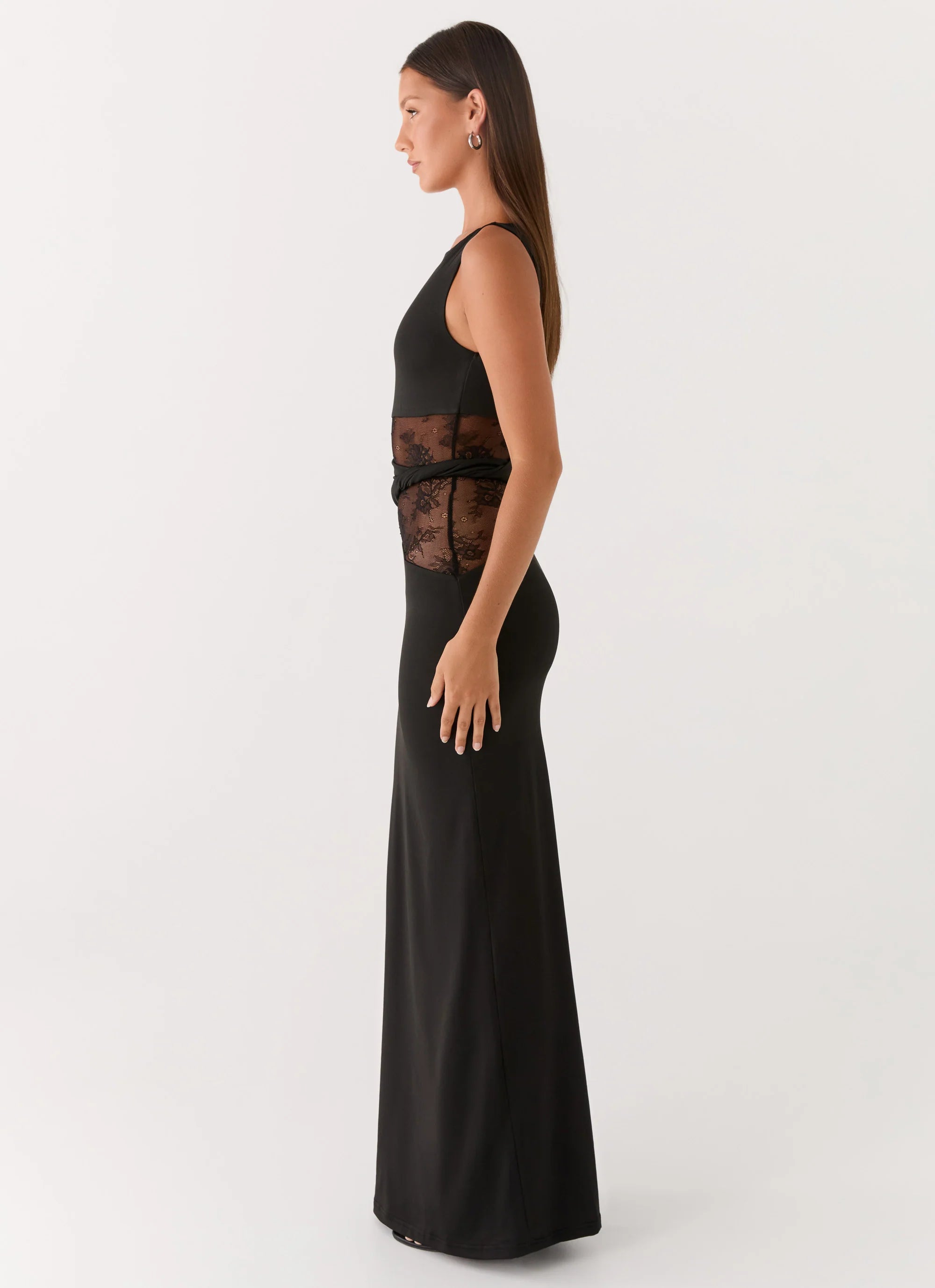 Amara | Lace Aura Maxi Dress