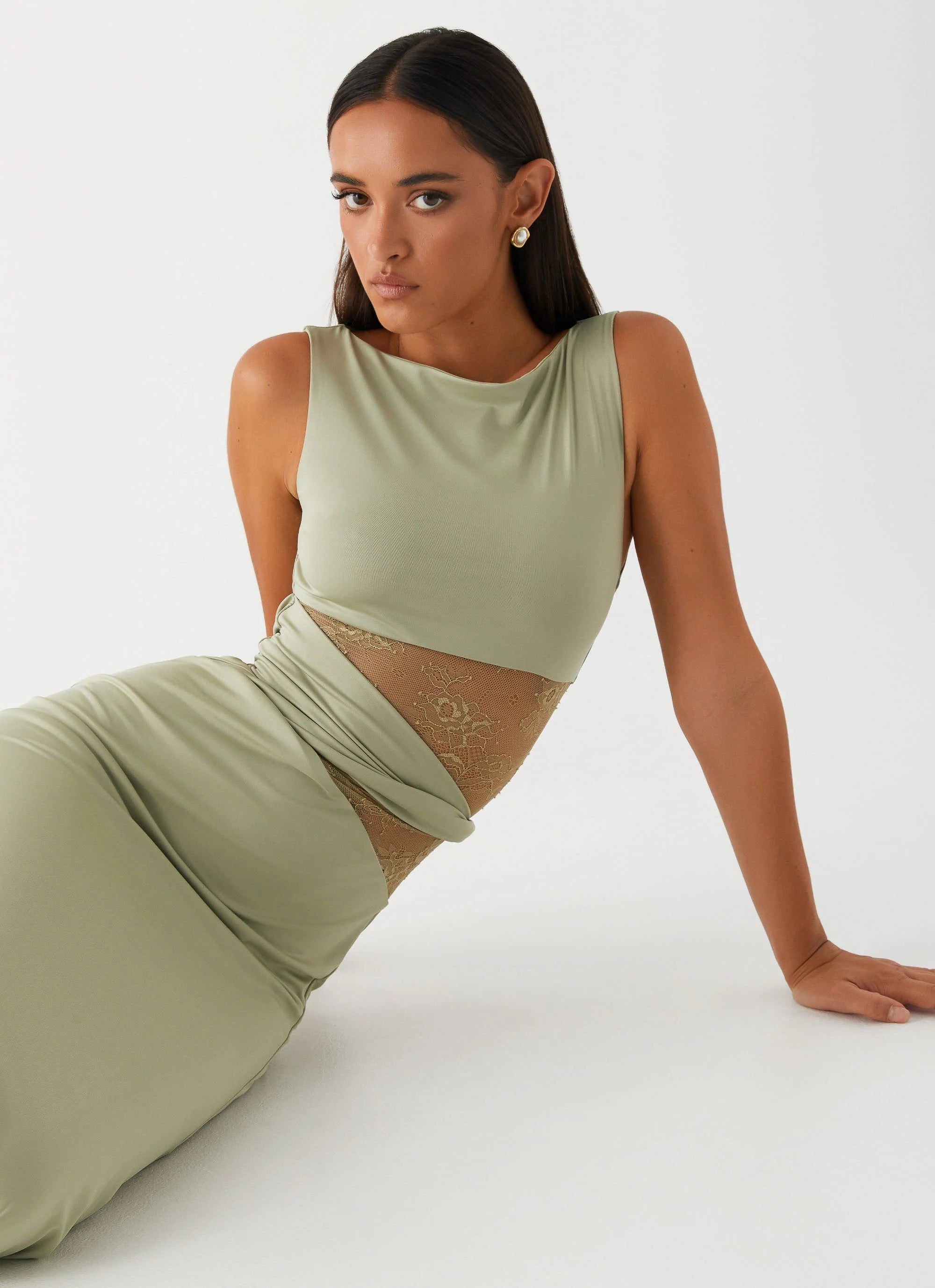 Amara | Lace Aura Maxi Dress