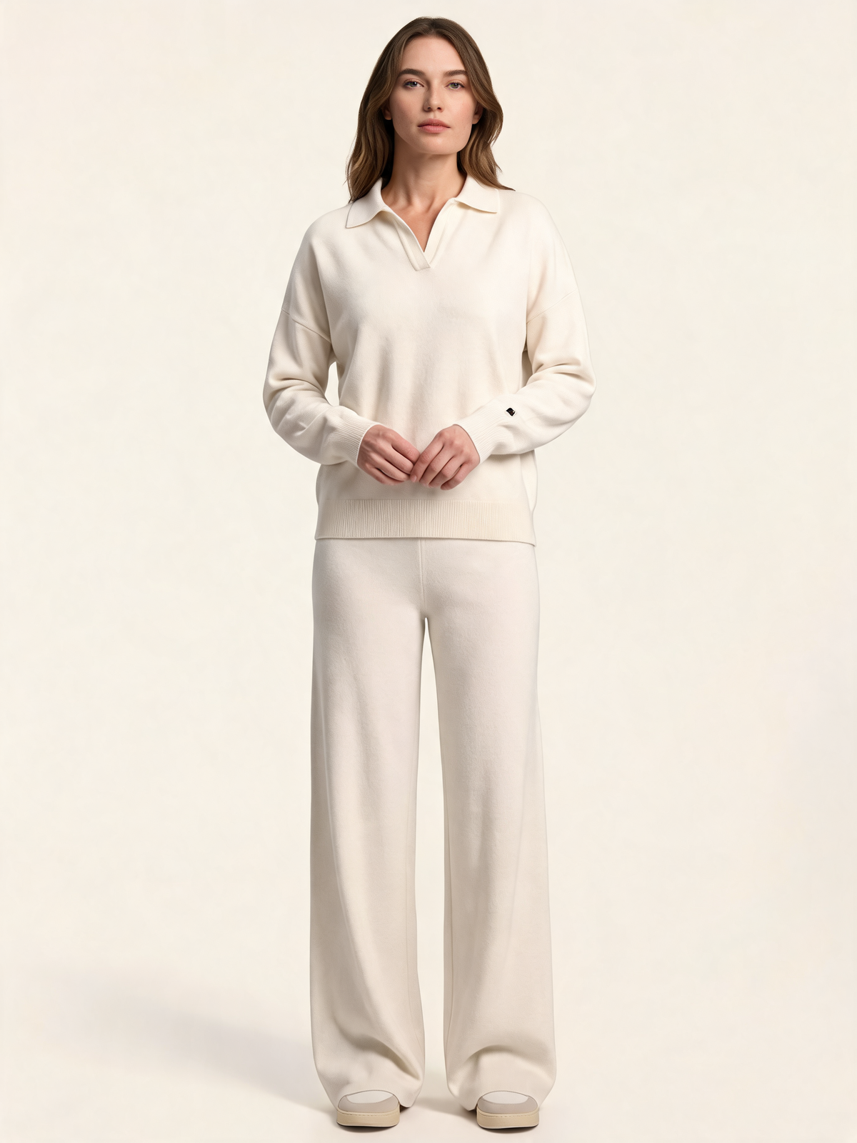Cream knitted lounge set – front view