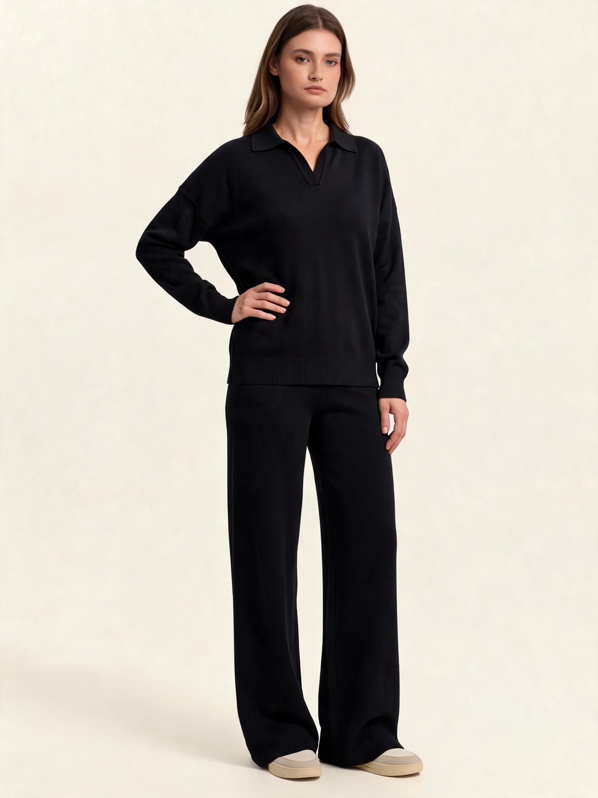 Black knitted lounge set – front view